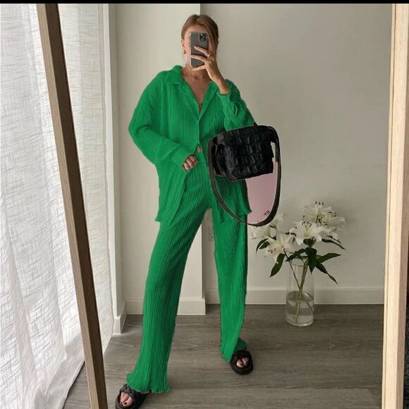 ⭕️ Pajama  Style Matching Set Emerald Green Size Medium - Picture 1 of 8